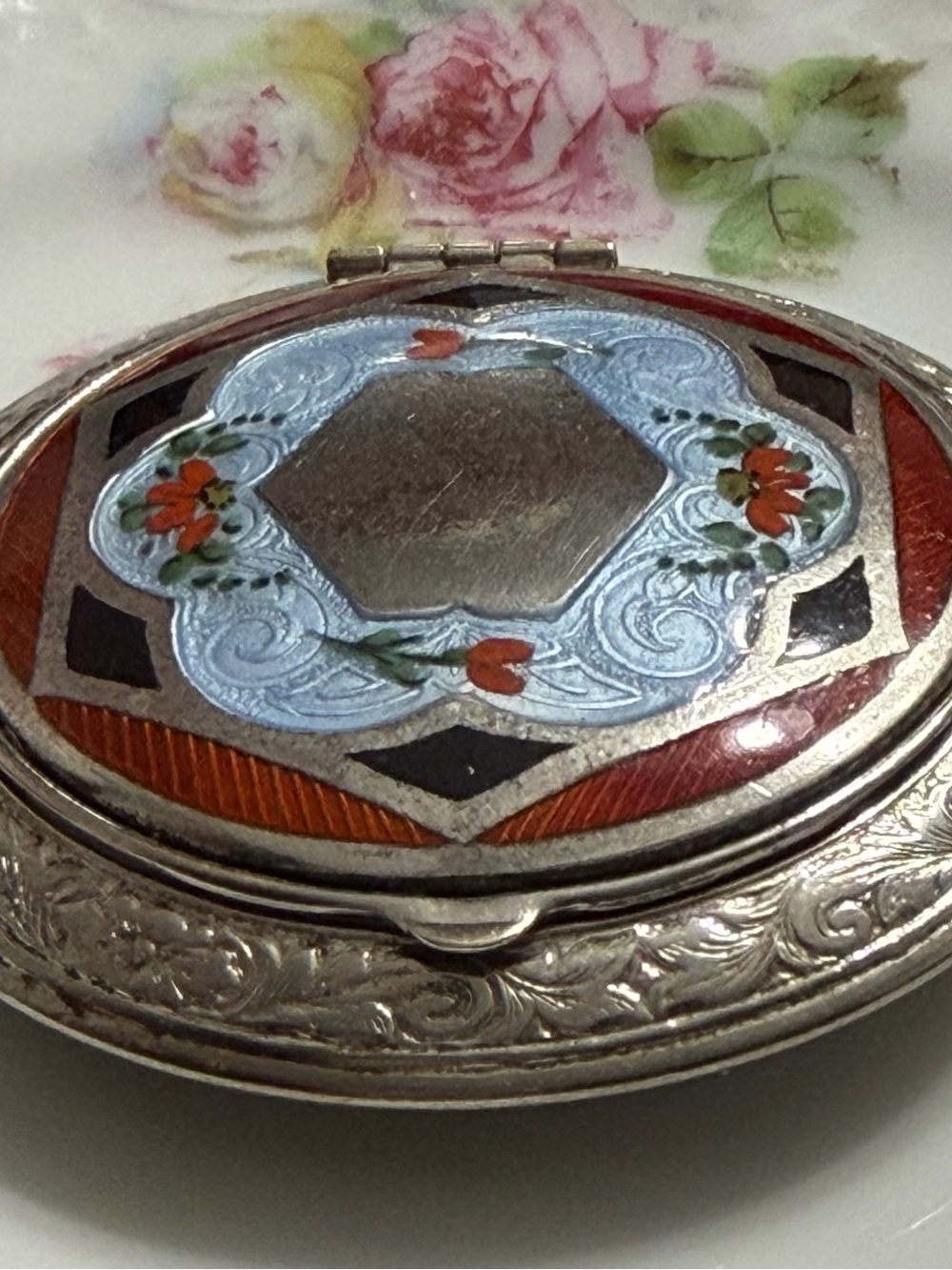 Antique /Vintage  Art Deco Guilloche Compact